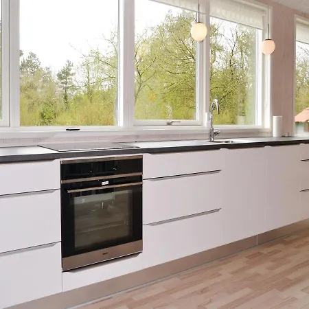 Three-bedroom Holiday In Дом отдыха
