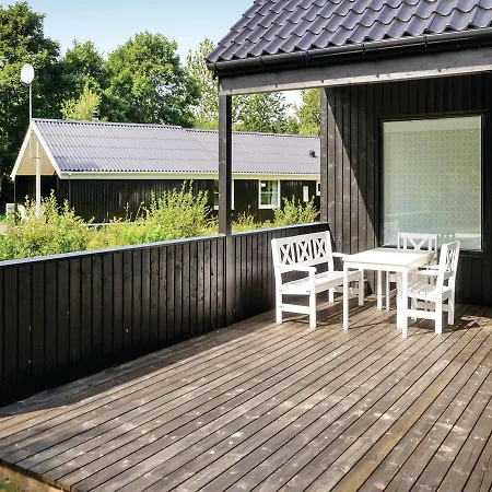 Дом отдыха Three-bedroom Holiday In *