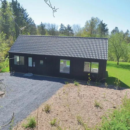 Дом отдыха Three-bedroom Holiday In *
